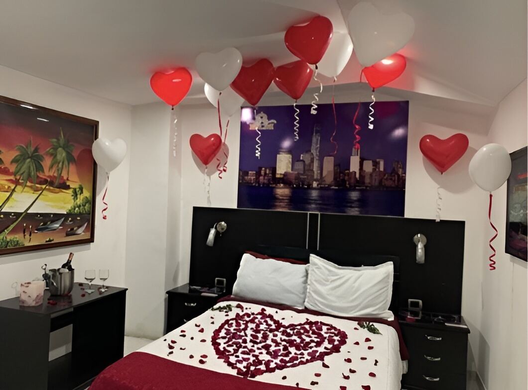 Habitación decorada para un plan romántico